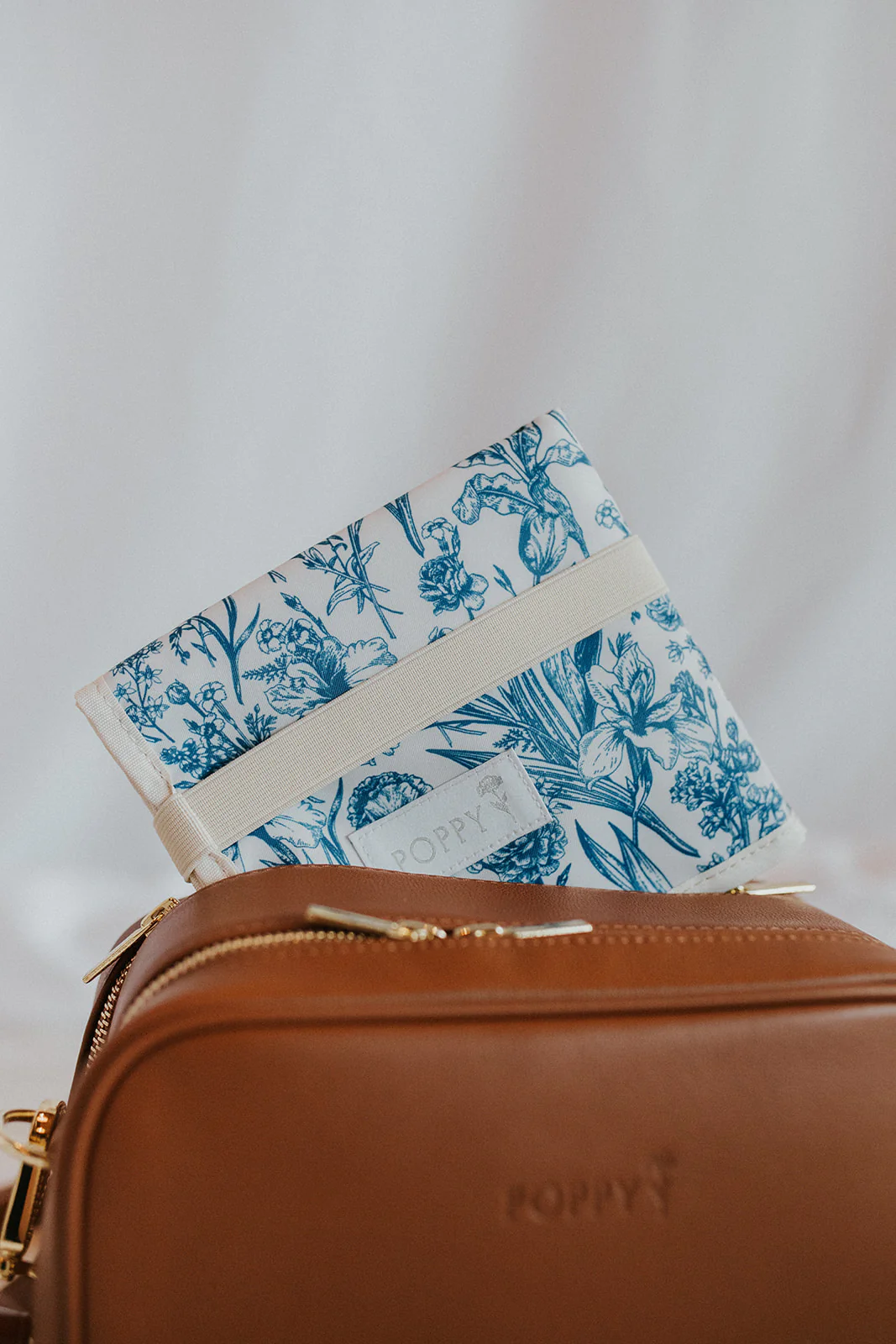 Wipe-clean changing mat (Blue Toile) - Image 4